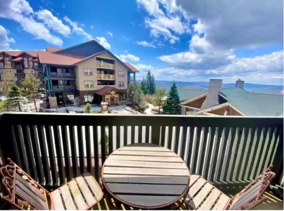 *Apres Ski Lodge, Ski In-Ski Out, Central Village! Snowshoe Eksteriør bilde